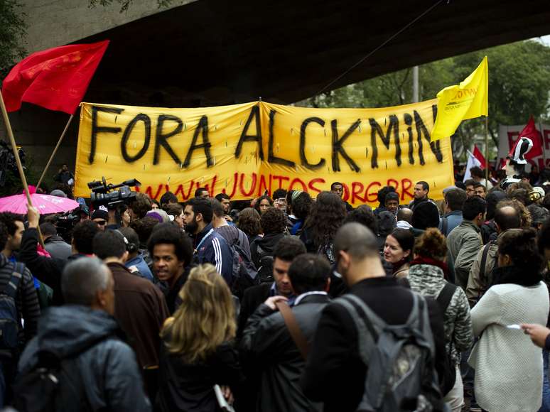 <p>Manifestação no Vale do Anhangabaú em defesa do transporte público e contra o desvio de recursos destinados a obras no metrô</p>