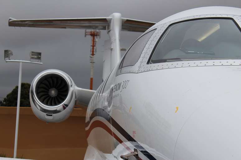 <p>Embraer Phenom 300</p>