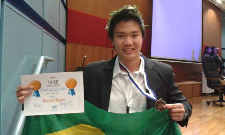 <p>Fábio conquistou também medalha de bronze na Olimpíada Internacional de Astronomia, disputada na Grécia</p>