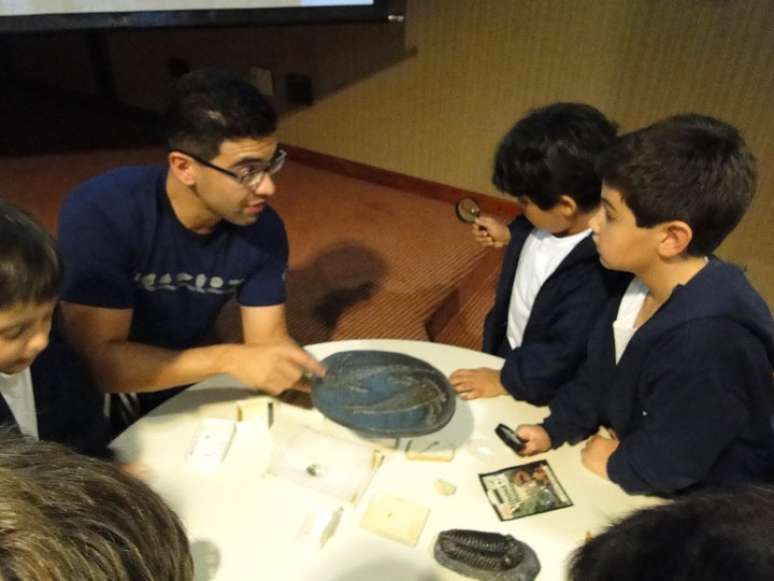 Professor Rafael Faria palestra para crian&ccedil;as