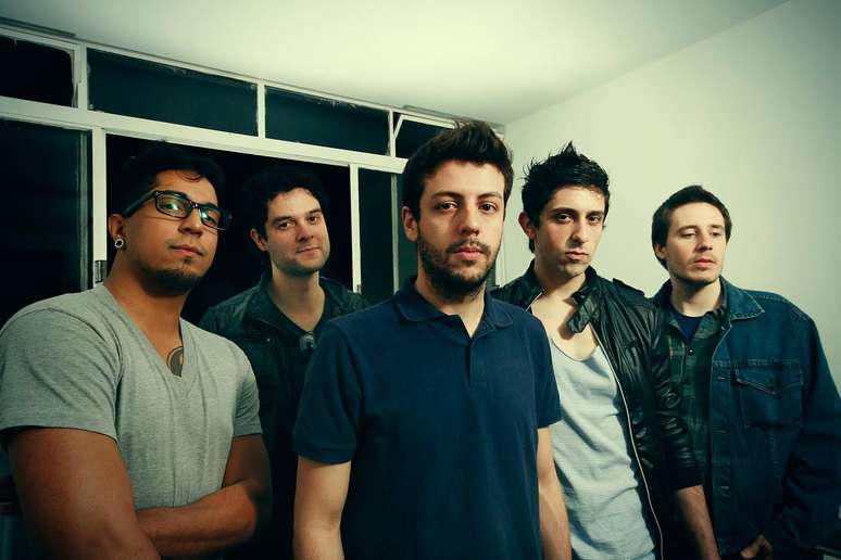 <p>Hatchets é formado por Gabriel Militão (guitarra e vocais), Otávio Valezi (baixo), Vinícius Militão (bateria), André Matt (sintetizador) e Paikan Gonzales (guitarra)</p>