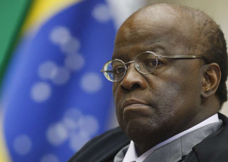 <p>Joaquim barbosa &eacute; alvo de cr&iacute;ticas de entidades do Direito, que veem tra&ccedil;os de autoritarismo no presidente do STF</p>