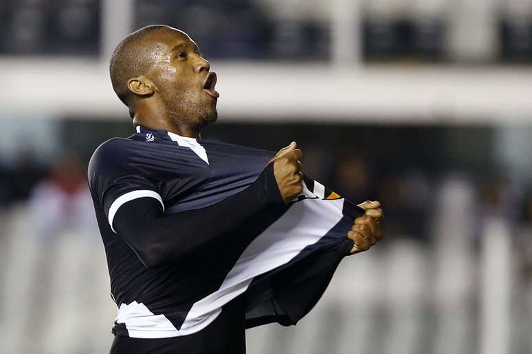 Com gol nos acréscimos, Vasco empatou com Santos na Vila Belmiro