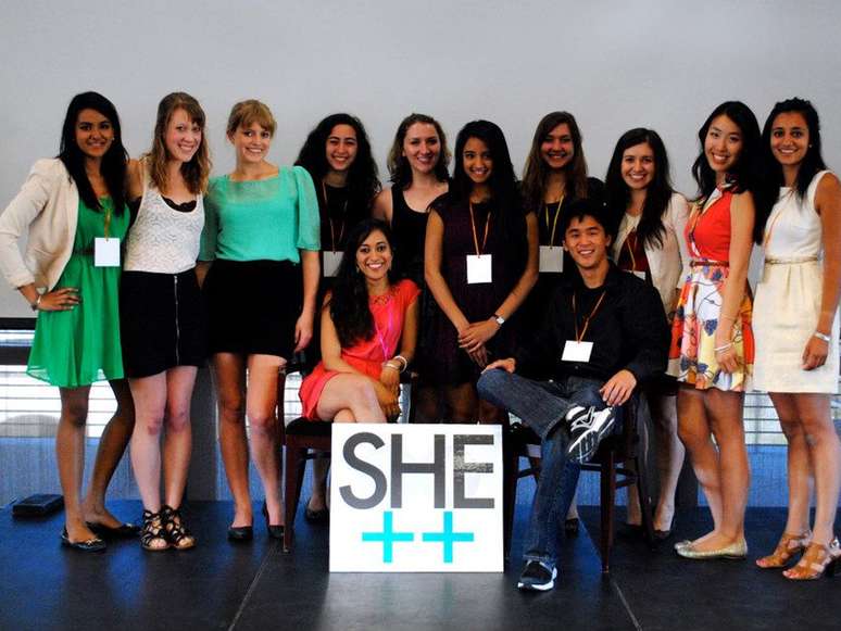 She++ tem conferências anuais em que reúne estudantes mulheres da tecnologia e grandes nomes femininos do setor