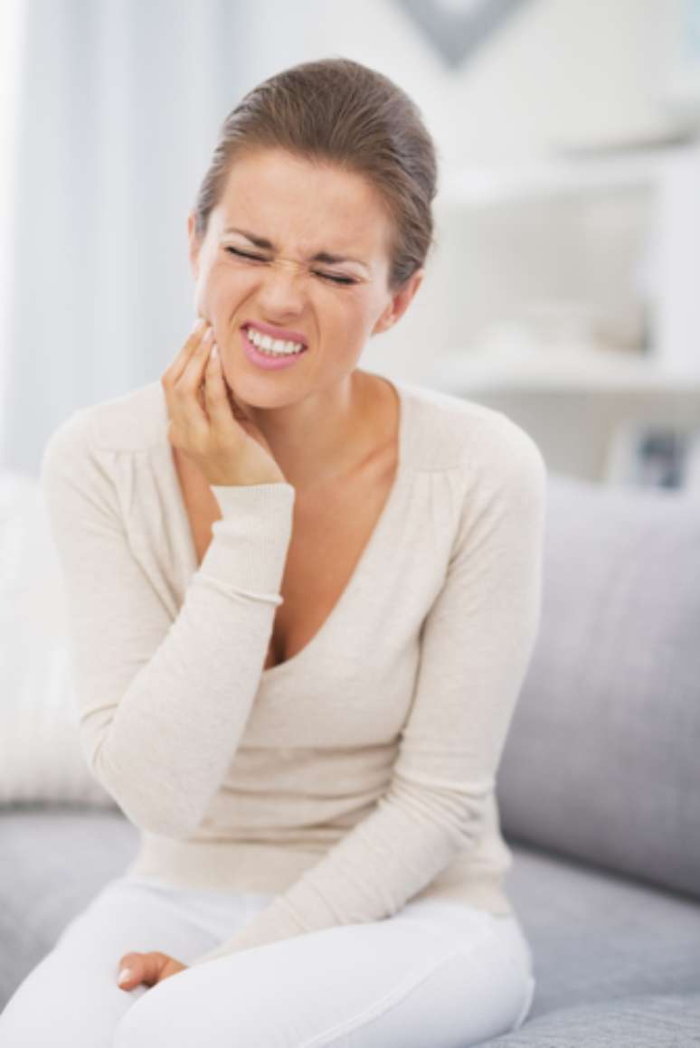 Uma simples dor de dente pode complicar tanto que é resolvida apenas na mesa de cirurgia