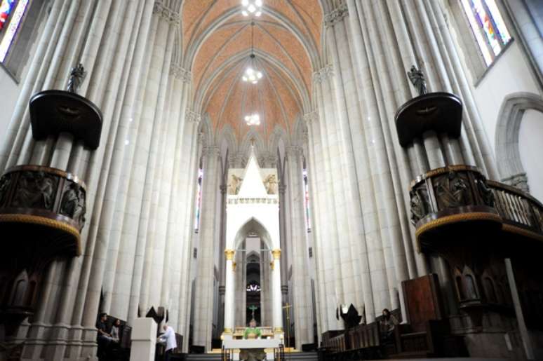 <p>Localizada na área central da capital paulista, a Catedral oferece visitas monitoradas nas quais os visitantes podem conhecer a história do local</p>