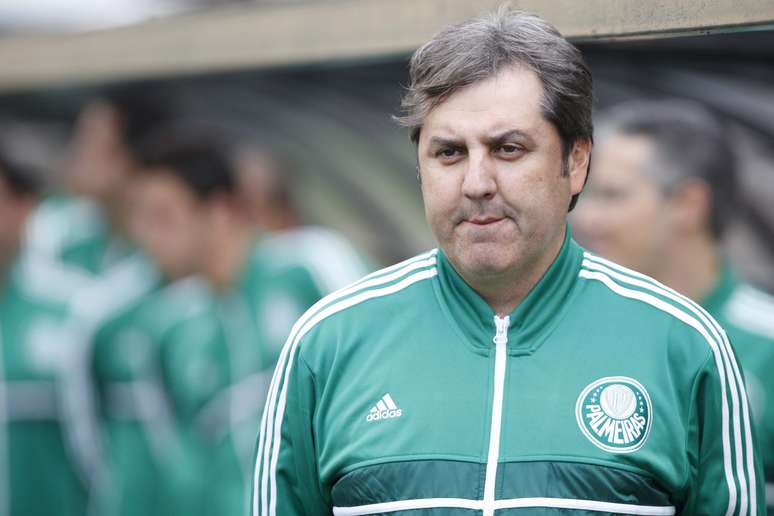 <p>Na S&eacute;rie B, renova&ccedil;&atilde;o &eacute; mais dr&aacute;stica ainda: G&iacute;lson Kleina (foto) &eacute; relativamente novato entre os grandes &agrave; frente do Palmeiras. Gilmar dal Pozzo (Chapecoense), Dado Cavalcanti (Paran&aacute;) e Ricardo Drubscky (Joinville) fecham o G-4 s&oacute; de treinadores novos</p>