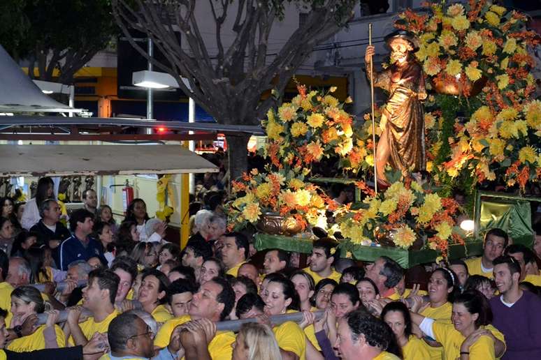 Milhares foram ás ruas para louvar o padroeiro da cidade