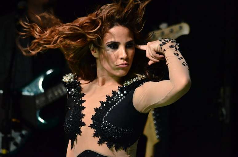 Wanessa Dança E Solta A Voz Com Luiza Possi Em São Paulo