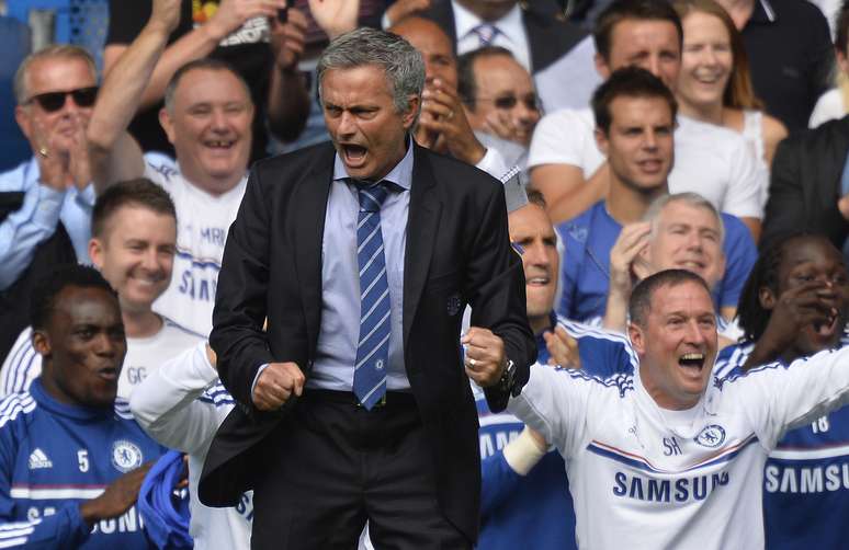 <p>Chelsea, de Mourinho, enfrenta o Manchester United na próxima segunda-feira</p>