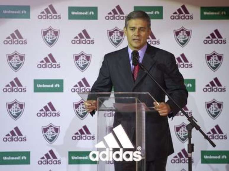 <p>Epis&oacute;dios envolvendo Luxemburgo arranham imagem do presidente Peter Siemsen</p>