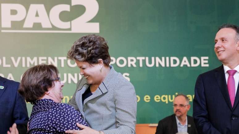 <p>Dilma falou sobre educação durante cerimônia de anúncio de investimentos do PAC para cidades da Grande São Paulo</p>