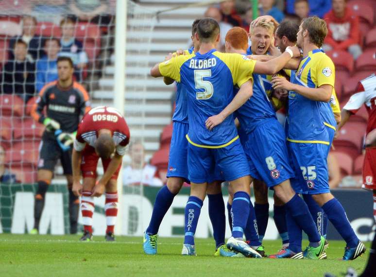 <p>Accrington, da quarta divisão inglesa, comemora gol marcado contra o Middlesbrough na Copa da Liga, em agosto</p>
