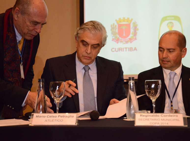 <p>Presidente do Atlético-PR, Mario Celso Petraglia criticou a vistoria feita na Arena da Baixada: "vieram de má vontade".</p>