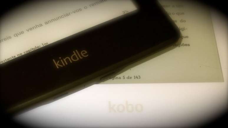 <p>Amazon Kindle Paperwhite e Kobo Aura HD têm uma crescente base de títulos em português</p>