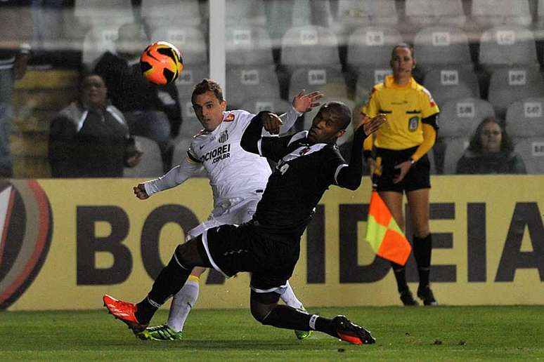 <p>Vila Belmiro tem recebido público baixo nas últimas partidas do Santos</p>