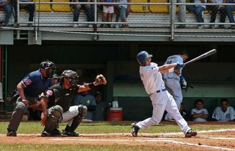 Pouco conhecido e praticado no Brasil, o beisebol é o esporte mais popular da Venezuela. E quem vai à capital do país tem a oportunidade de conhecer a principal equipe do país: os Leones del Caracas