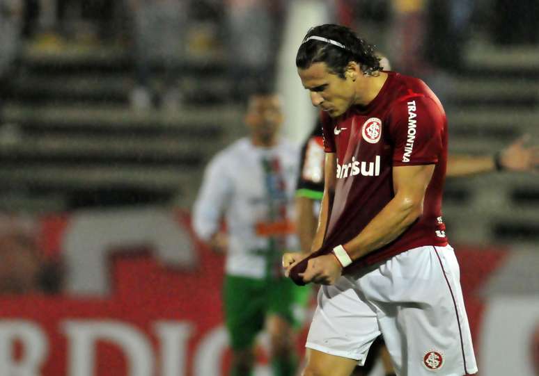 Diego Forl&aacute;n novamente deixou sua marca