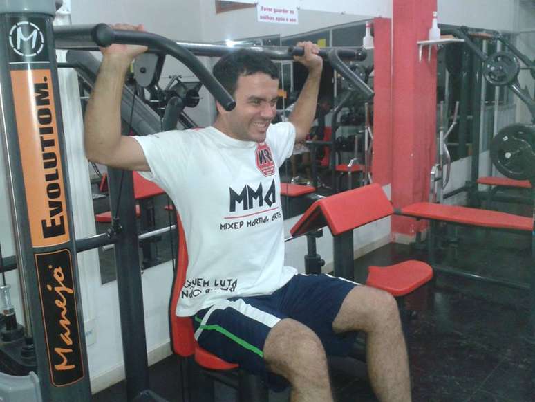 Rodrigo vai &agrave; academia de segunda-feira a s&aacute;bado