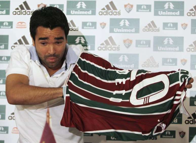 Jogador português Deco na apresentação ao Fluminense em 2010, no Rio de Janeiro. brasileiro naturalizado português que disputou duas Copas do Mundo e duas Euros pela seleção de Portugal, Deco anunciou a aposentadoria dos gramados nesta segunda-feira, a um dia de completar 36 anos. 9/08/2010.