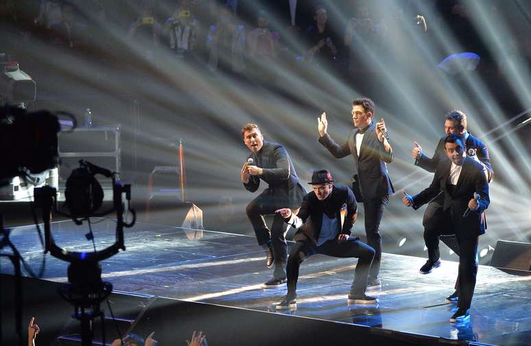 O quinteto que fez sucesso no final da década de 1990 se apresenta no evento da MTV, na noite de domingo