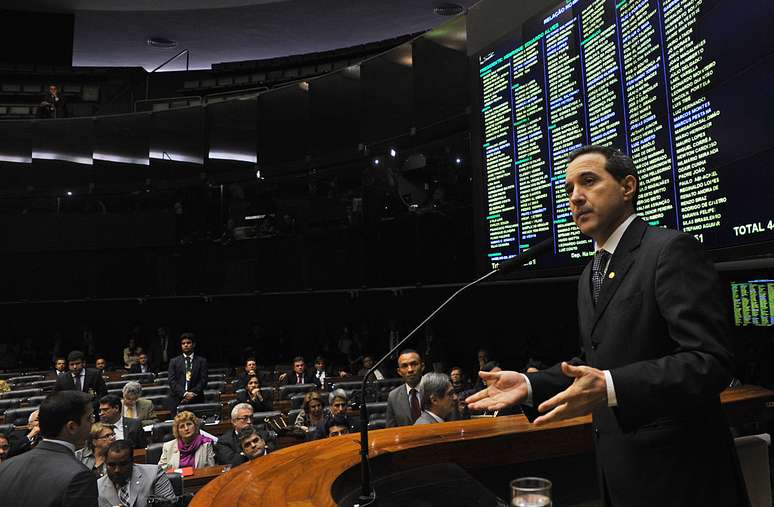 <p>Deputado Natan Donadon foi até o plenário se defender de acusações de peculato</p>