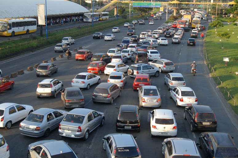 Trânsito ficou complicado com os semáforos desligados em Salvador por conta do apagão