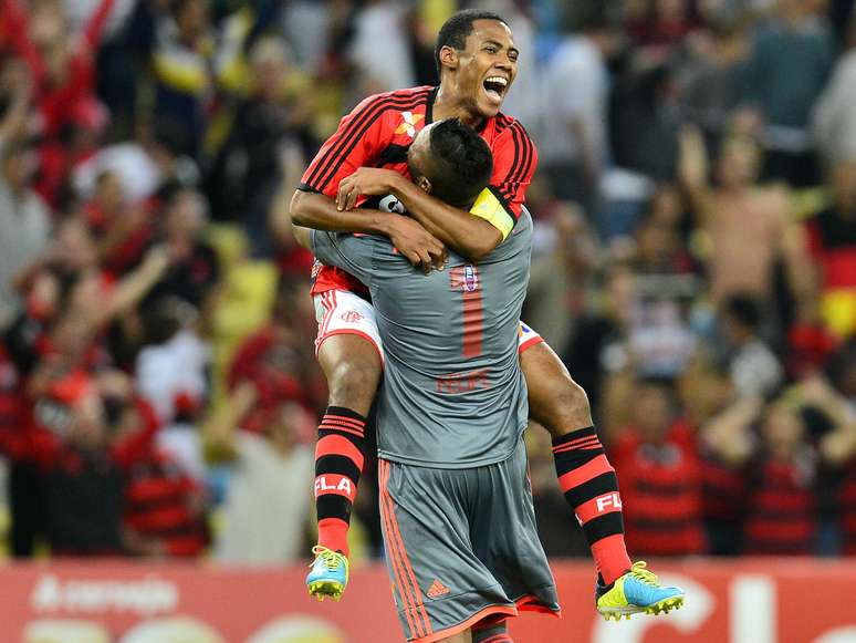 Com gol de Elias aos 43min do segundo tempo, o Flamengo venceu o Cruzeiro por 1 a 0 e se classificou às quartas de final da Copa do Brasil