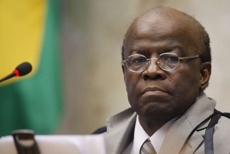 <p>Joaquim Barbosa negou todos os recursos de ex-parlamentar e foi seguido pelos demais ministros</p>