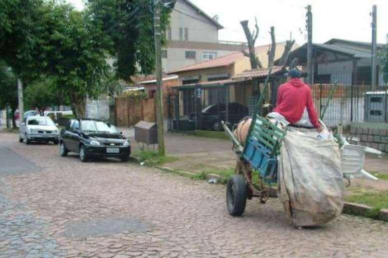 <p>Carroceiros e caminheiros poderão participar de programas de inserção profissional em reciclagem ou outras áreas</p>