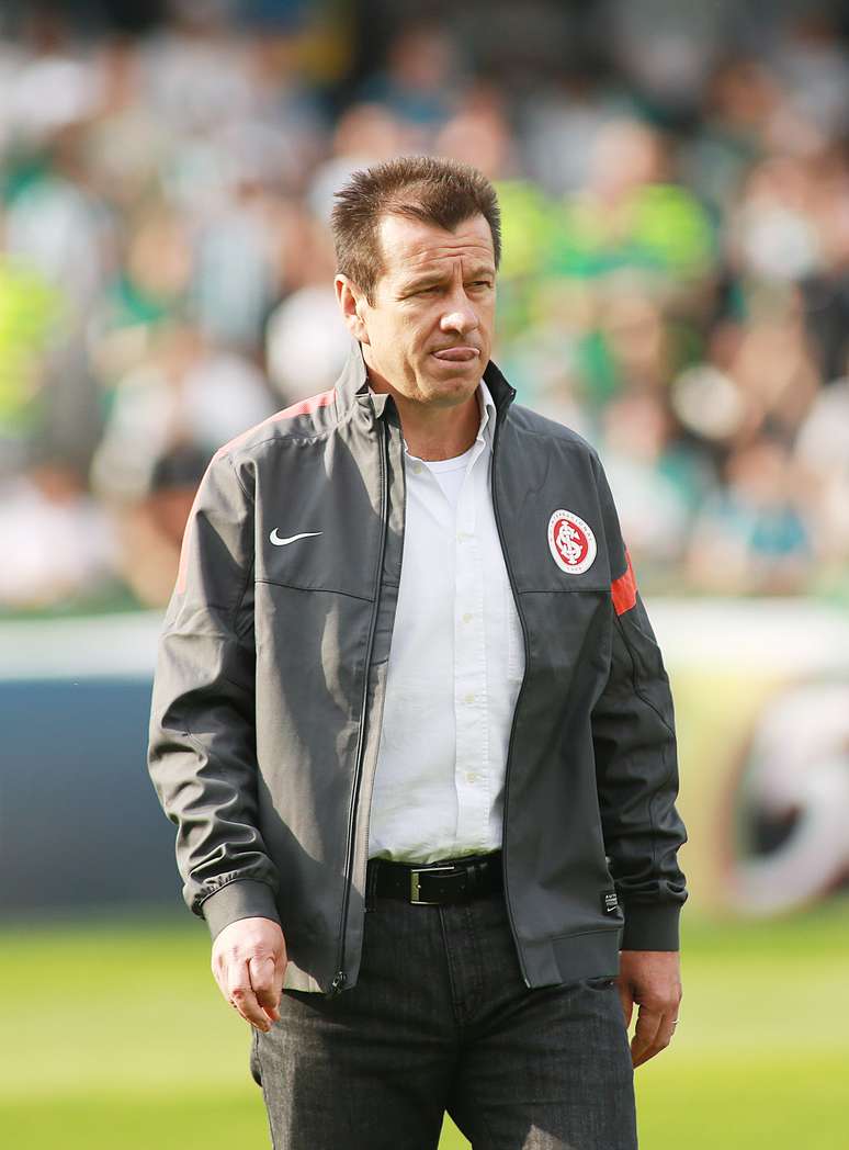 <p>Dunga destacou que a defesa do Inter n&atilde;o costuma deixar &quot;buracos&quot; na defesa</p>