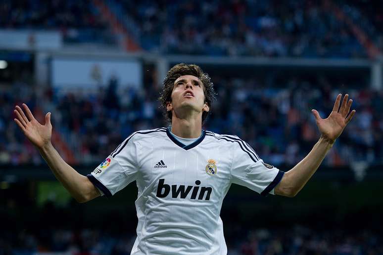 <p>Kaká deve fechar transferência para o Milan nesta segunda-feira</p>