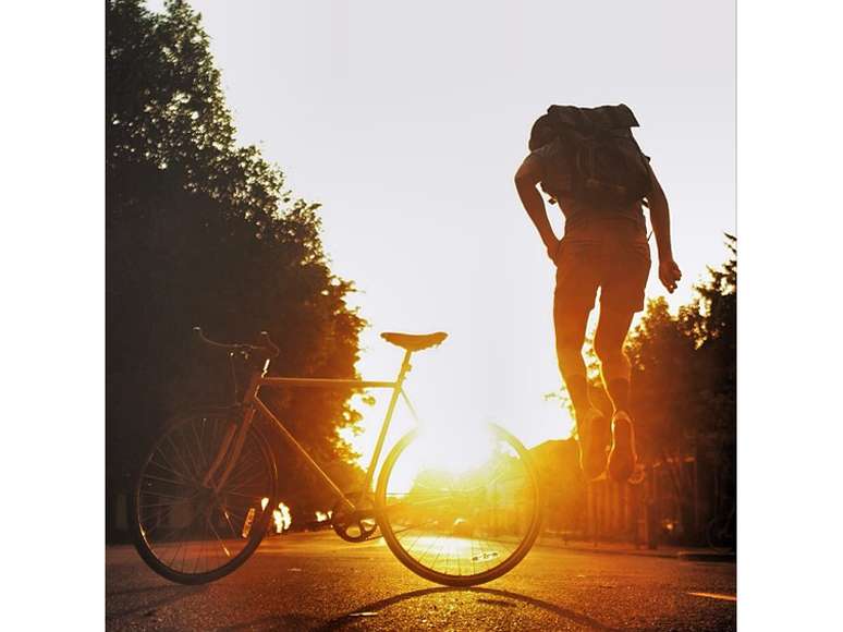 O americano Ryan Behner registra diariamente em sua conta no Instagram (@rbehner) sua ida ao trabalho de bicicleta. Faz seis anos que ele pedala at&eacute; o escrit&oacute;rio, e h&aacute; cerca de um ano come&ccedil;ou a registrar, da porta de casa, a paisagem que ele e a bike encontravam no in&iacute;cio da manh&atilde;