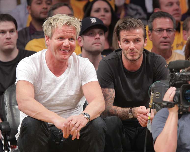 <p>Gordon Ramsay (esq.) e David Beckham (dir.) j&aacute; t&ecirc;m parceria no mundo da gastronomia</p>