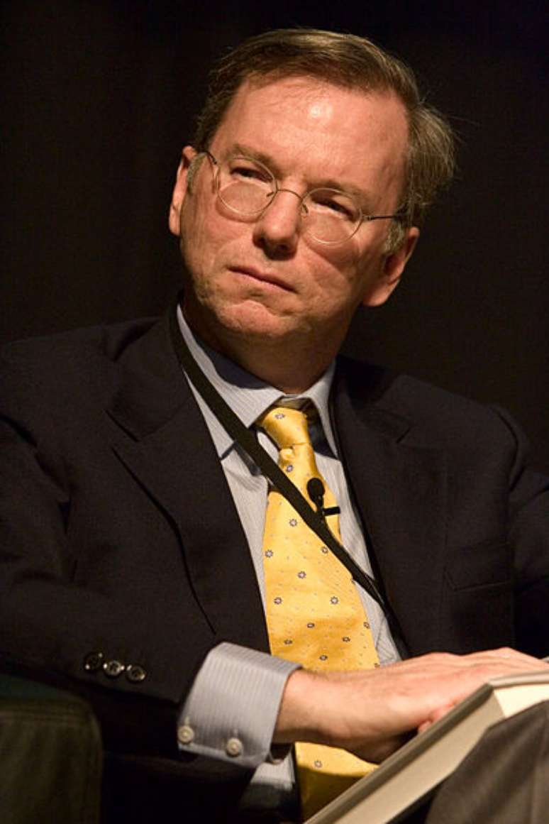 <p>Se você liga para dinheiro, você deve ir à universidade. Se você liga para cultura e criatividade, você deve ir à universidade, disse Eric Schmidt</p>