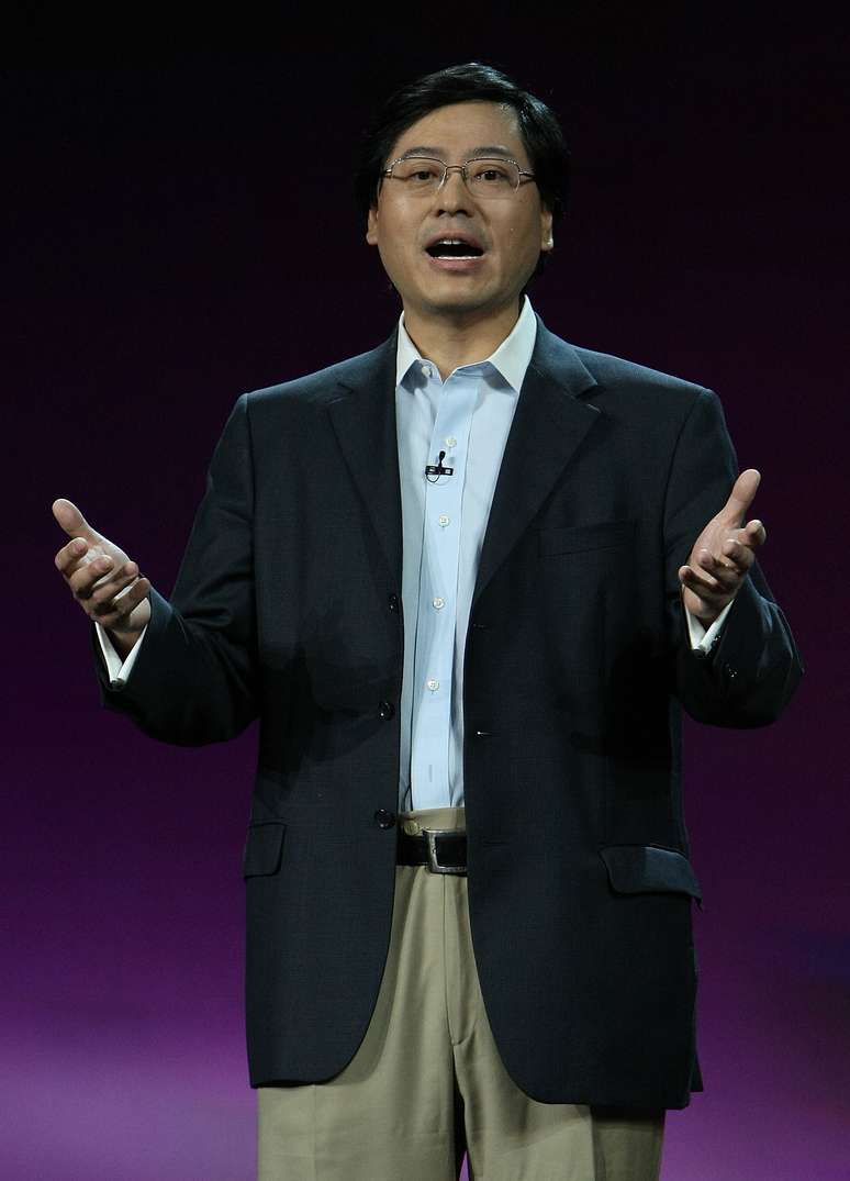 CEO da Lenovo, Yang Yuanqing, dividirá bônus por vendas recordes pelo segundo ano seguido