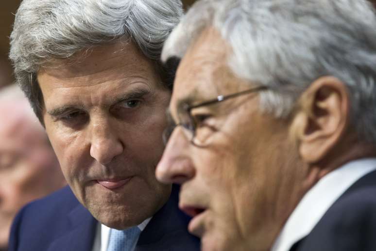 Secretário de Defesa do EUA, Chuck Hagel, e o secretário de Estado, John Kerry, durante sessão do senado americano nesta terça-feira