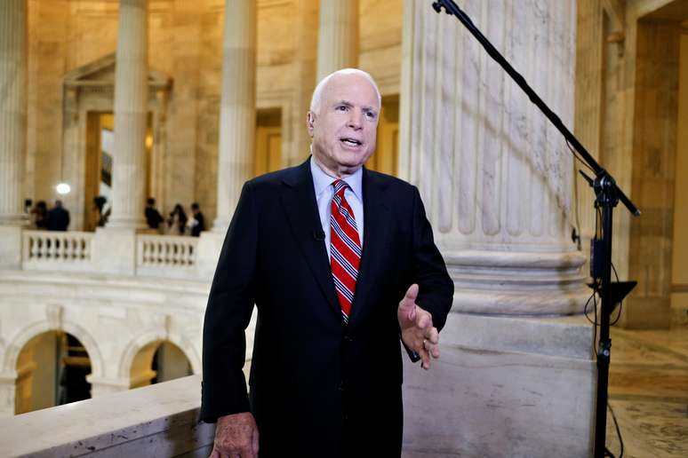 <p>Senador John McCain usou um jornal russo para responder ao presidente Putin</p>