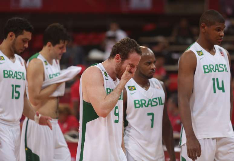 Jogador de basquete do Palmeiras está em estado grave após