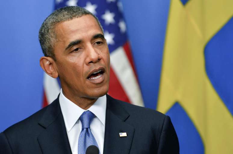 Barack Obama fala durante entrevista coletiva em Estocolmo, na Suécia