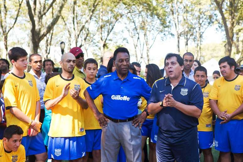 <p>Ex-camisa dez da Seleção diz que momento é de "promover" o País</p>