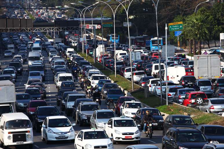 <p>Congestionamento na Avenida 23 de Maio, nas proximidades do Parque Ibirapuera</p>