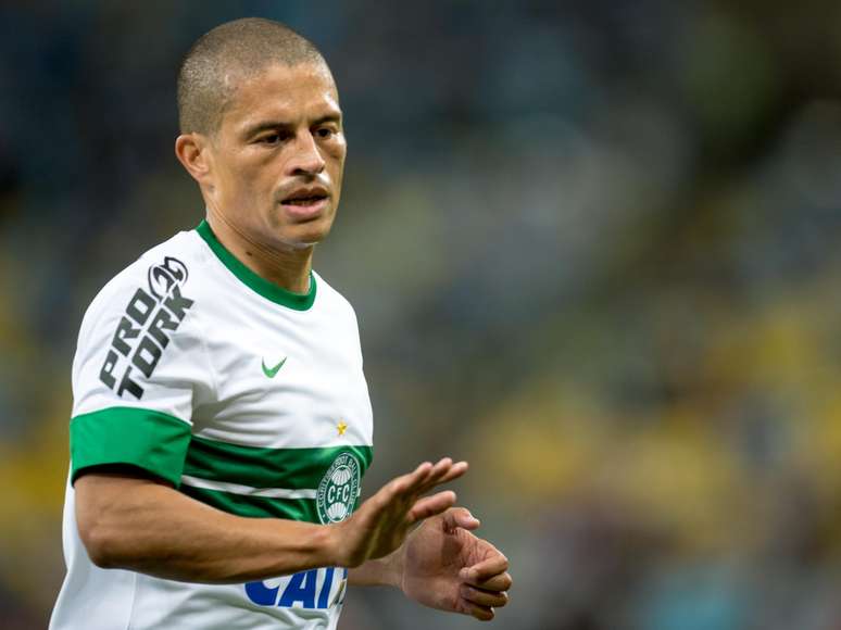 <p>Alex se juntou a Paulo André para liderar movimento dos jogadores do futebol brasileiro</p>