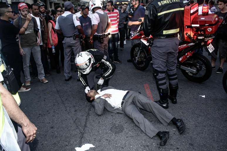 Homem foi atropelado em protesto em São Paulo neste sábado