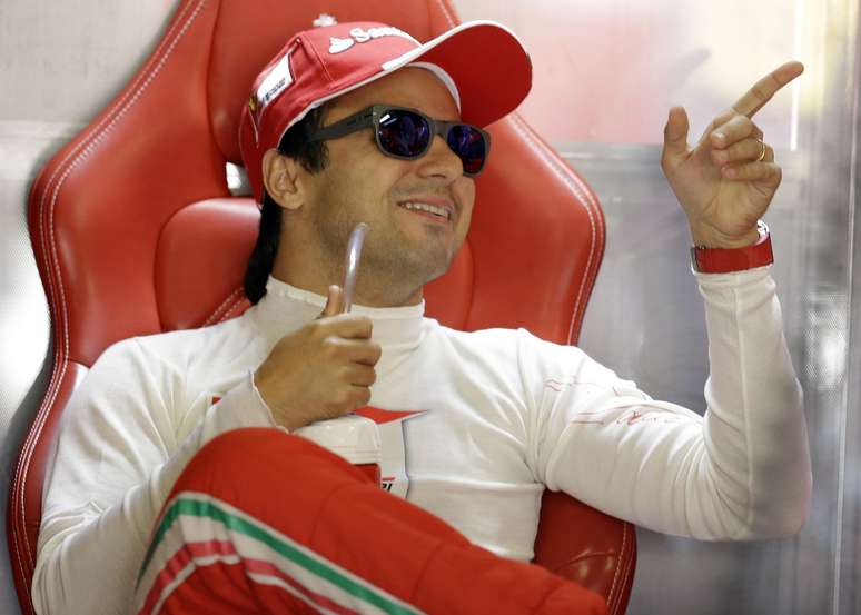 <p>Massa conta com apoio de Ecclestone para ficar na F1 mesmo se n&atilde;o renovar com a Ferrari</p>