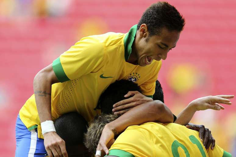<p>Neymar faz festa, mas em nehum momento pensou em "palhaçadas" para cima dos adversários</p>