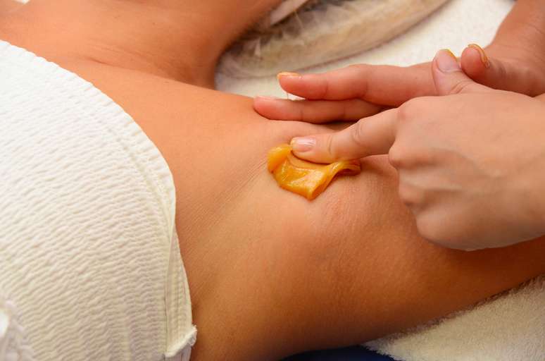 Cerca fria causa mudan&ccedil;a de tom na pele, risco ainda maior com o uso da vers&atilde;o quente, que provoca uma agress&atilde;o t&eacute;rmica