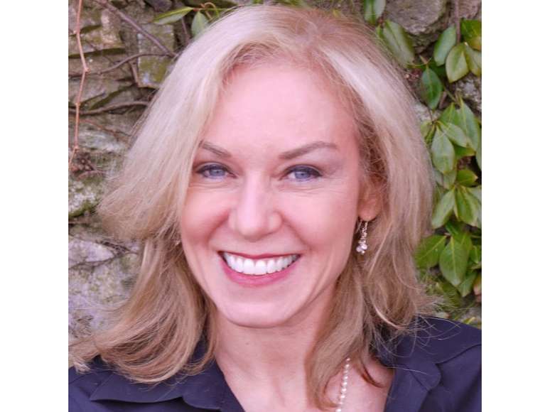 <p><strong>4. Heather Cairns</strong> entrou no Google em 1998 como gerente de Recursos Humanos, e continuou na companhia at&eacute; 2004. Hoje, &eacute; investidora anjo. No LinkedIn, ela se considera aposentada e aponta a companhia 'praia' como sua empregadora</p>