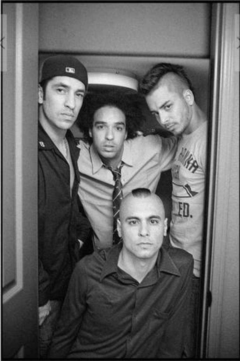 Junior Lima com Champignon, Peu e P&eacute;ricles Carpigiani, quando tocaram no Nove Mil Anjos, em 2008