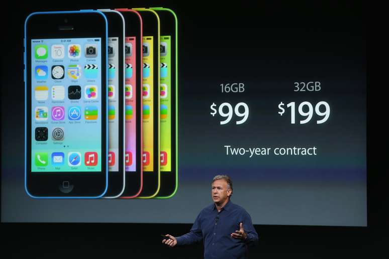 <p>iPhone 5C será oferecido nso EUA a US$ 99 com 16 GB e a US$ 199 com 32 GB. Ainda não existe previsão de chegada ao Brasil</p>